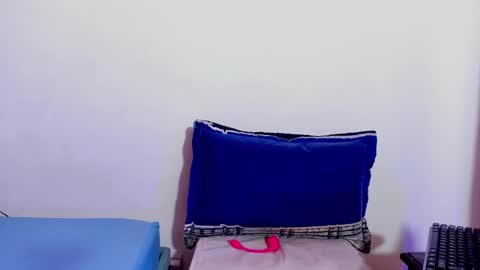 Snapshot of lauren_hills7069 chatting on December 20, 2025, 10:17 pm Lauren online show from December 20, 2025, 10:17 pm