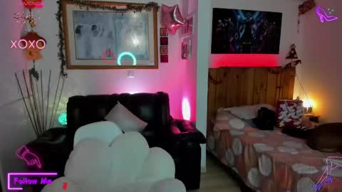 Lauren online show from March 11, 2025, 9:02 am