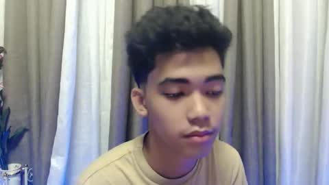 laurence_cuttieguyhere online show from March 17, 2026, 6:33 pm