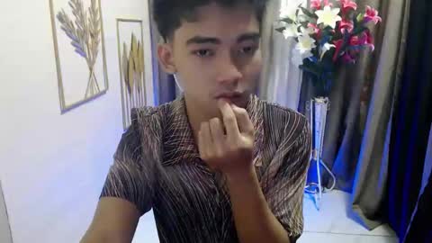 laurence_cuttieguyhere online show from March 22, 2026, 6:11 pm