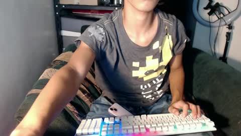 laurence_cuttieguyhere online show from July 7, 2026, 4:37 am