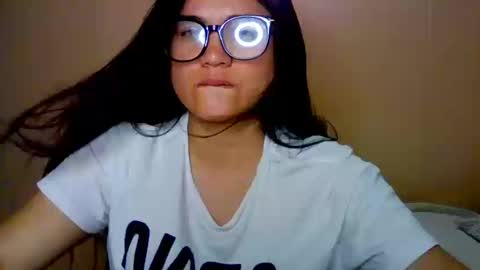 onlyfan laureng7 - 7 laureng2 online show from September 25, 2025, 3:05 pm