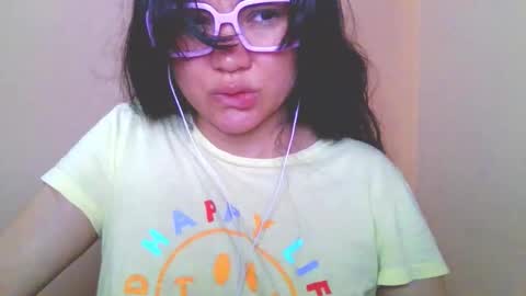 Snapshot of laurengirls1 chatting on March 15, 2026, 12:44 pm onlyfan laureng7 - 7 laureng2 online show from March 15, 2026, 12:44 pm