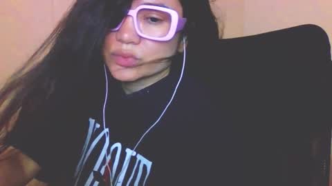 Snapshot of laurengirls1 chatting on March 21, 2026, 4:28 am onlyfan laureng7 - 7 laureng2 online show from March 21, 2026, 4:28 am