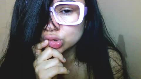 Snapshot of laurengirls1 chatting on April 13, 2026, 3:17 pm onlyfan laureng7 - 7 laureng2 online show from April 13, 2026, 3:17 pm