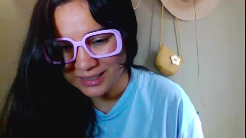 Snapshot of laurengirls1 chatting on April 29, 2026, 2:43 pm onlyfan laureng7 - 7 laureng2 online show from April 29, 2026, 2:43 pm