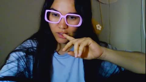 Snapshot of laurengirls1 chatting on April 29, 2026, 5:30 pm onlyfan laureng7 - 7 laureng2 online show from April 29, 2026, 5:30 pm