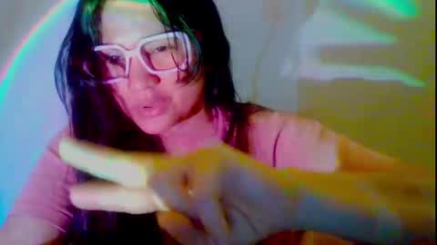 Snapshot of laurengirls1 chatting on May 6, 2026, 2:40 am onlyfan laureng7 - 7 laureng2 online show from May 6, 2026, 2:40 am