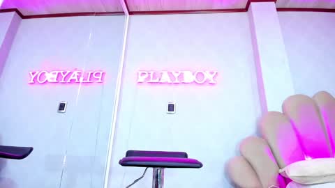 Snapshot of laurenhu chatting on January 16, 2025, 11:26 am Lauren Hu online show from January 16, 2025, 11:26 am