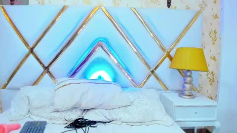 Snapshot of laurenhu chatting on February 10, 2025, 6:09 am Lauren Hu online show from February 10, 2025, 6:09 am