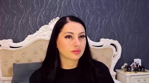 Snapshot of laurenjenssen chatting on November 5, 2025, 7:52 am Laura online show from November 5, 2025, 7:52 am