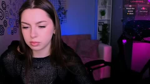 Laure online show from April 15, 2026, 9:27 am