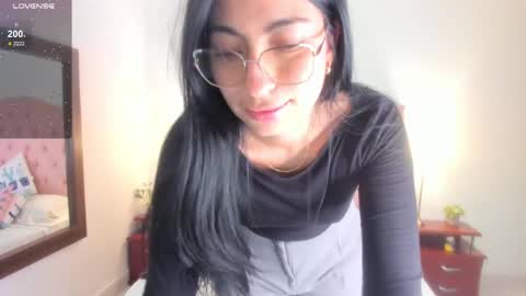 Snapshot of laurenn_smitth chatting on February 12, 2025, 6:40 pm laurenn_smitth online show from February 12, 2025, 6:40 pm