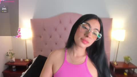 Snapshot of laurenn_smitth chatting on March 10, 2025, 12:37 pm laurenn_smitth online show from March 10, 2025, 12:37 pm