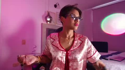 Snapshot of laurensaenz chatting on July 15, 2026, 12:10 pm Lauren Saenz online show from July 15, 2026, 12:10 pm