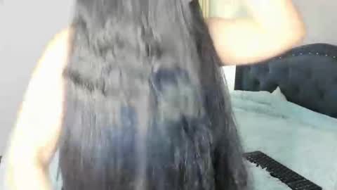 Snapshot of laurent_jones chatting on December 19, 2025, 4:52 am daniela angel online show from December 19, 2025, 4:52 am