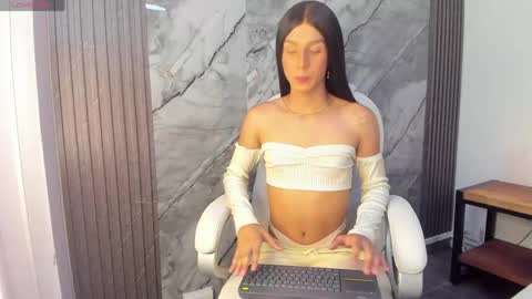 Laurent online show from May 21, 2026, 7:10 pm