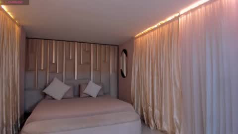 Lau  online show from November 19, 2025, 3:28 am