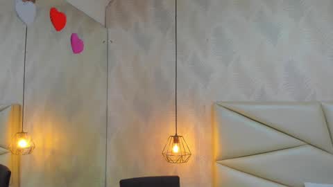 Laurent online show from November 6, 2025, 11:11 am