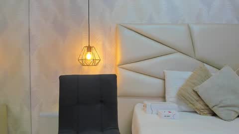 Laurent online show from November 10, 2025, 12:59 pm