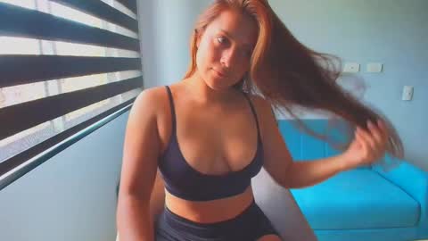 Lauri online show from November 21, 2025, 7:12 pm