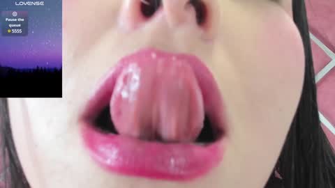 LauryJonson  online show from December 16, 2024, 9:31 pm