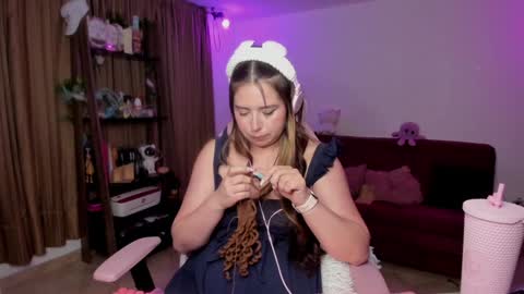 Snapshot of lauu_r chatting on January 21, 2025, 7:37 am online show from January 21, 2025, 7:37 am