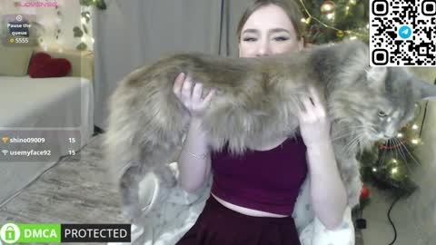 Mia online show from December 1, 2024, 10:21 pm