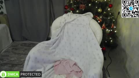 Mia online show from December 4, 2024, 3:26 am