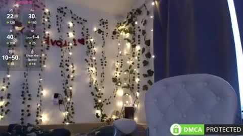 Mia online show from February 13, 2025, 5:37 am