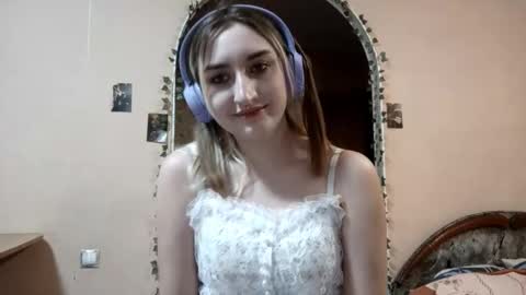 Snapshot of lawanalezama chatting on November 4, 2025, 8:13 am Ann online show from November 4, 2025, 8:13 am