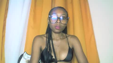 layannek online show from October 24, 2025, 7:10 pm