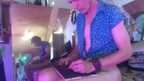 Laye19 online show from January 9, 2025, 6:04 pm