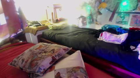 Laye19 online show from January 23, 2025, 6:03 pm