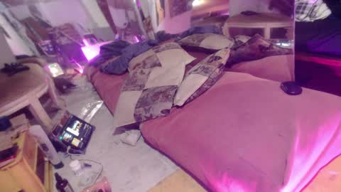 Laye19 online show from January 26, 2025, 4:51 am