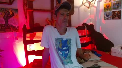 Laye19 online show from February 9, 2025, 11:36 pm