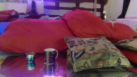 Laye19 online show from March 2, 2025, 3:37 pm