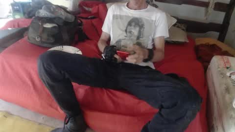 Laye19 online show from March 4, 2025, 7:43 pm