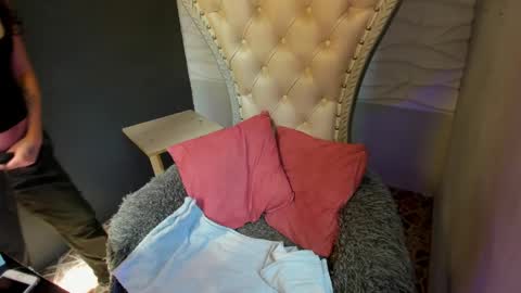 Layla online show from March 31, 2026, 7:47 pm