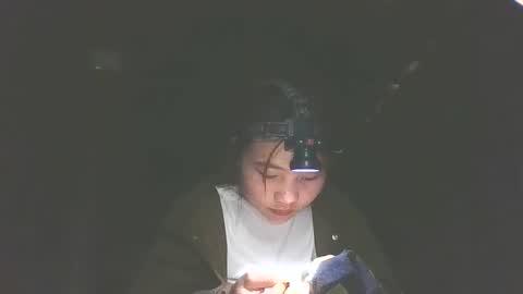 layla_999 online show from January 15, 2026, 2:16 am