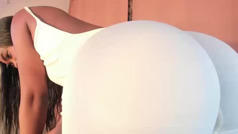 Snapshot of laylacarteer chatting on September 24, 2025, 10:13 pm LAYLA online show from September 24, 2025, 10:13 pm