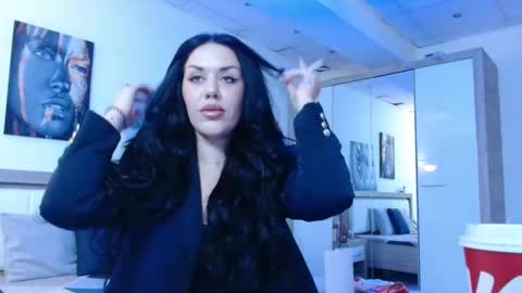 laylacruz online show from February 13, 2025, 2:56 am