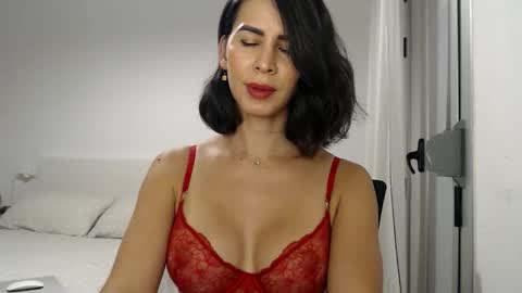 Snapshot of layladarkeyes chatting on September 24, 2025, 2:15 am Layla online show from September 24, 2025, 2:15 am