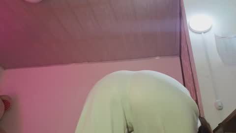 laylafoxy_tay online show from November 5, 2025, 4:01 am