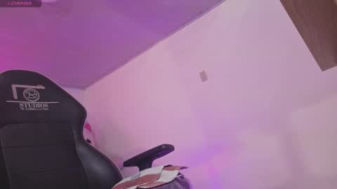 laylafoxy_tay online show from December 3, 2025, 3:47 am