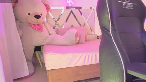 laylafoxy_tay online show from December 23, 2025, 3:26 am