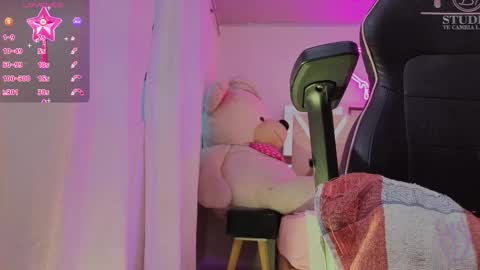 laylafoxy_tay online show from February 4, 2026, 11:38 am