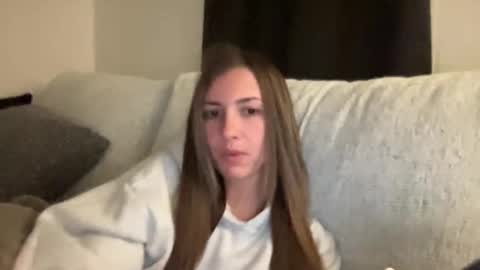 laylahlaylah1 online show from October 26, 2025, 10:58 pm