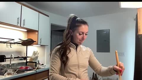 laylahlaylah1 online show from November 11, 2025, 4:07 pm