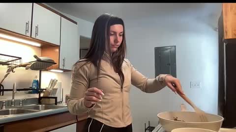 laylahlaylah1 online show from December 15, 2025, 3:05 pm